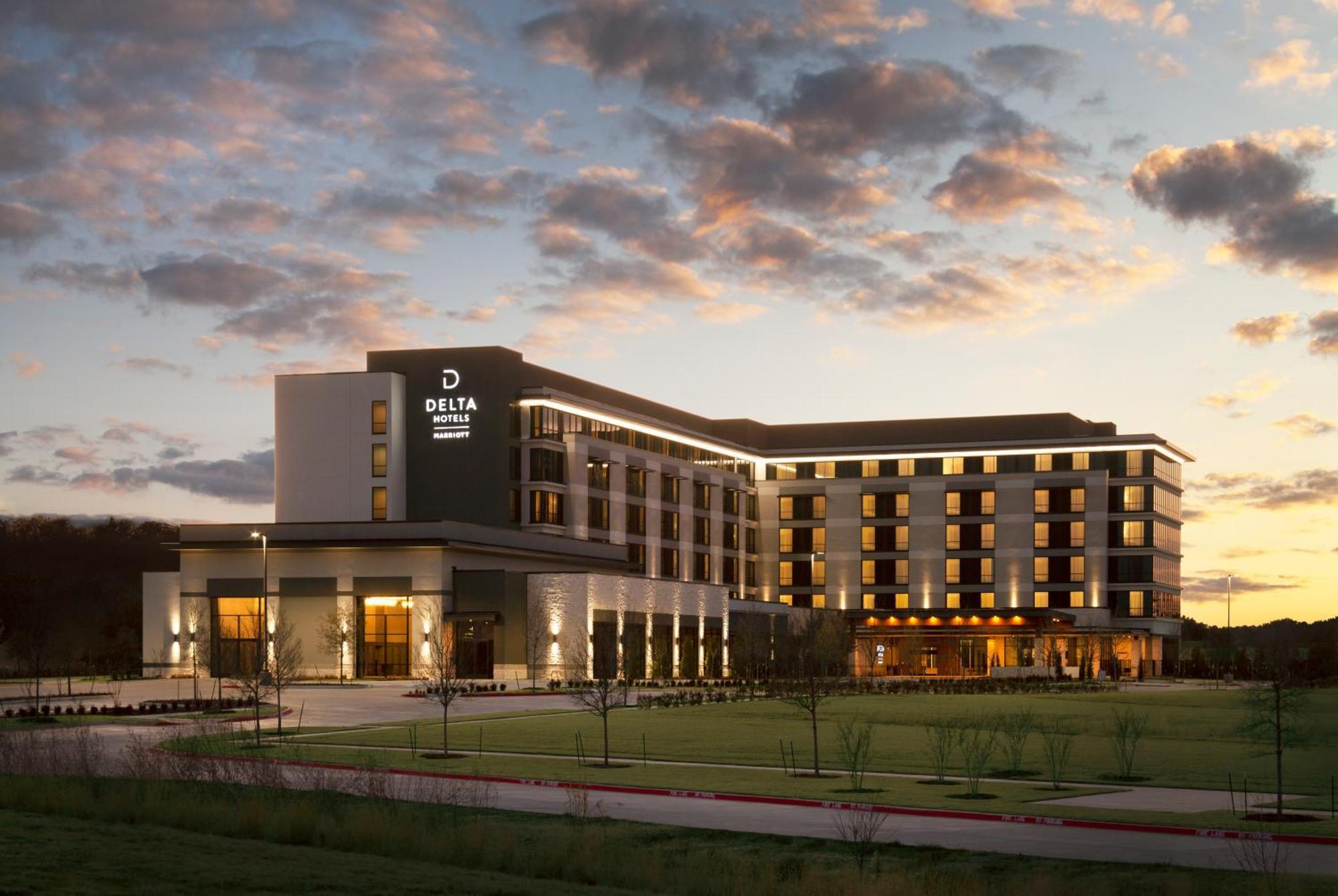 Delta Hotels By Marriott Dallas Саутлейк Екстериор снимка